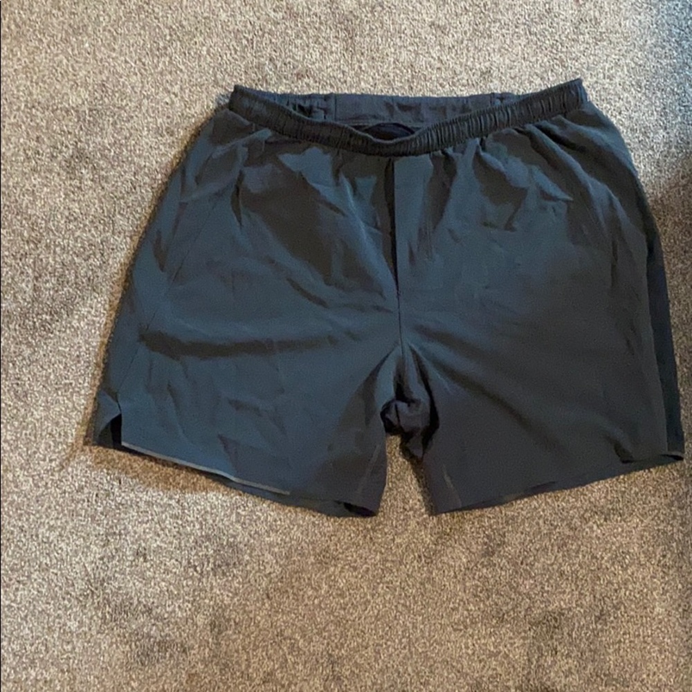 Men’s lululemon linerless running shorts
